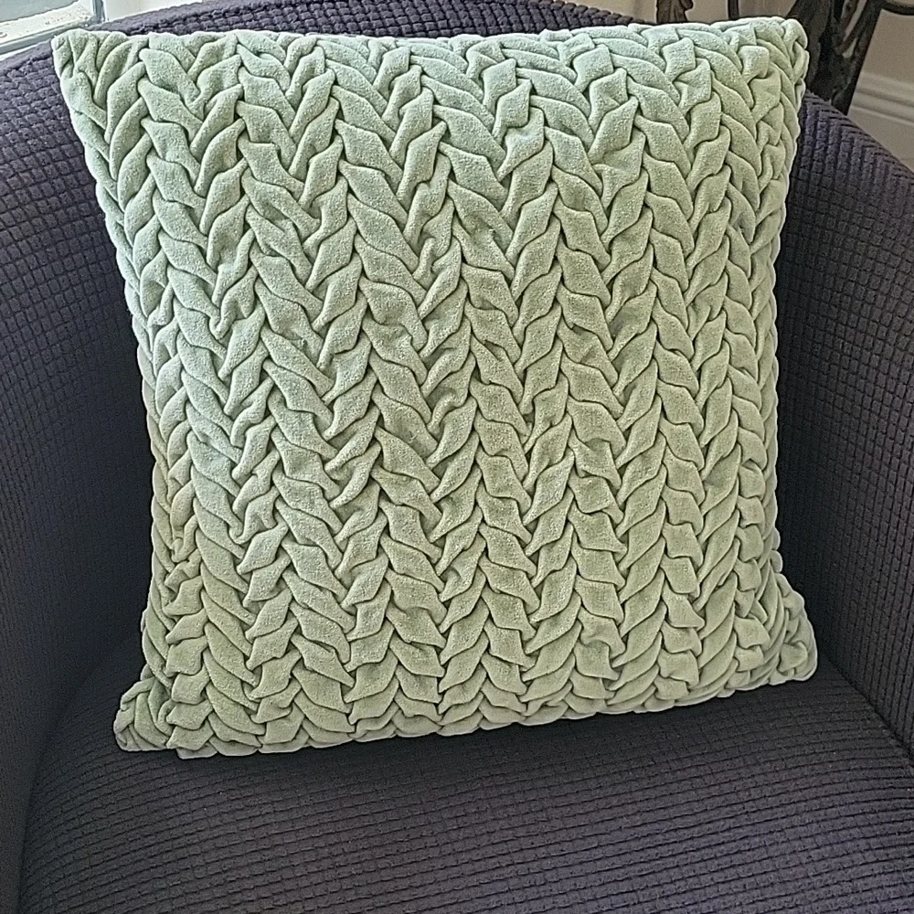 Pier 1 pier 16x16